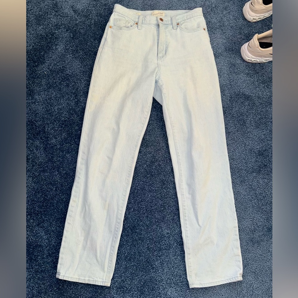 Universal Thread Light Wash Jeans